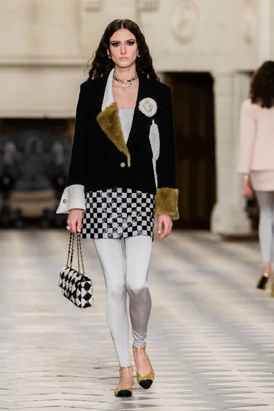 Look 4